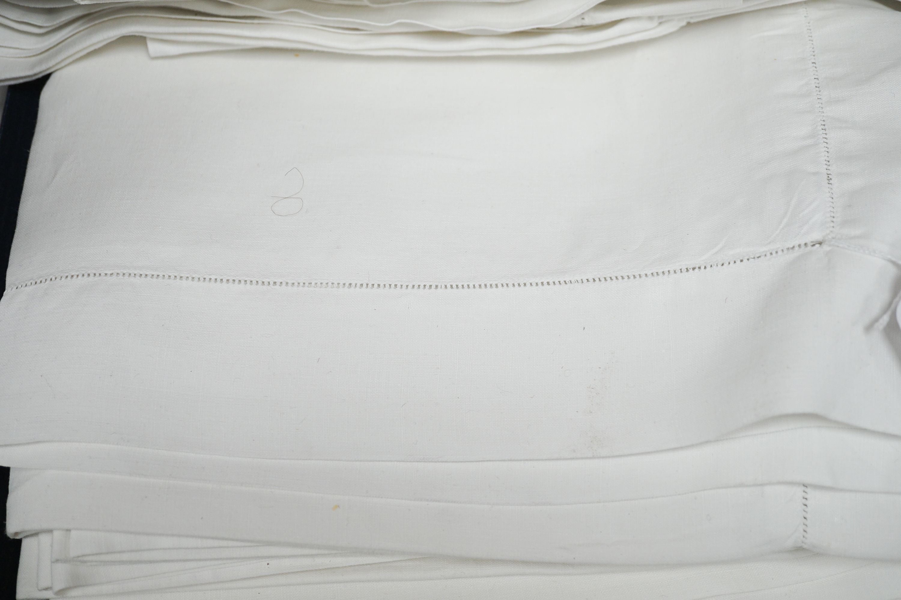 24 linen pillow cases and a bedcover